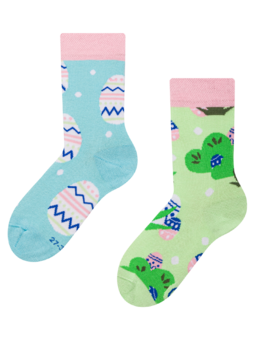 Chaussettes rigolotes pour enfants Trouver l’œuf