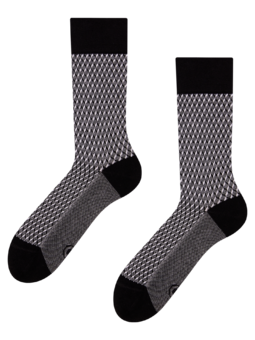 Жакардови чорапи в черно и бяло