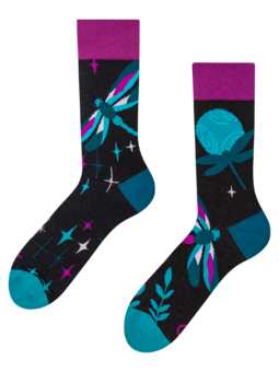 Lustige Socken Libellen in der Nacht