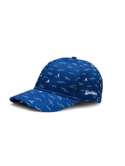 Veselá kšiltovka Plachetnice na moři