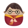 Peluche Squishmallows de 20 cm Harry Potter en robes de Quidditch