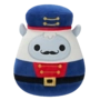 Peluche Squishmallows de 20 cm Yuri le Yéti blanc en tenue de casse-noisette bleue