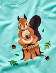 Vidám gyerek pizsama Mókus az erdőben