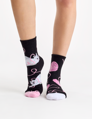 Vidám vádlizokni Cica és gombolyag