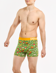 Boxers justos alegres de homem Caça ao Cogumelo