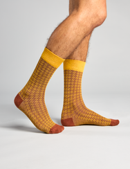 Calzini stampati bordeaux e giallo