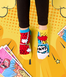 Vrolijke enkelsokken voor kinderen Kleurrijke strips