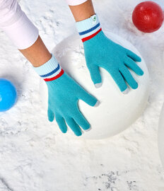 Turquoise en rood gebreide handschoenen