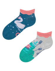 Весели детски къси чорапи Лебеди