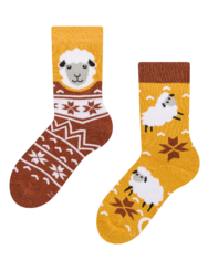 Весели топли детски чорапи Овца с пуловер