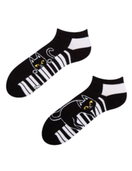 Vidám bokazokni Macska és zongora