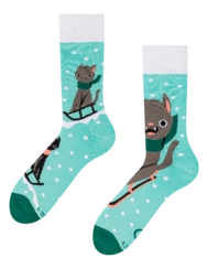 Veselé teplé ponožky Mačka na sánkach