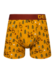 Vidám férfi bokszeralsó Az útvonalon