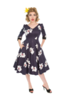 Retro pin up šaty s rukávom Biele kvety Retro pin up šaty s rukávom Biele kvety