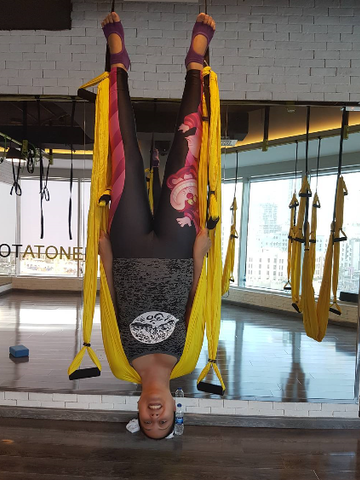 Potešte sa týmto kúskom Dedoles Dámske športové elastické legíny Mačka Škľabka