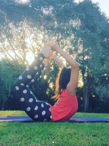 Lifestyle foto Дамски еластичен клин на точки