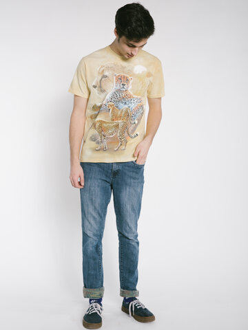 Lifestyle fotó Arany gepárd póló