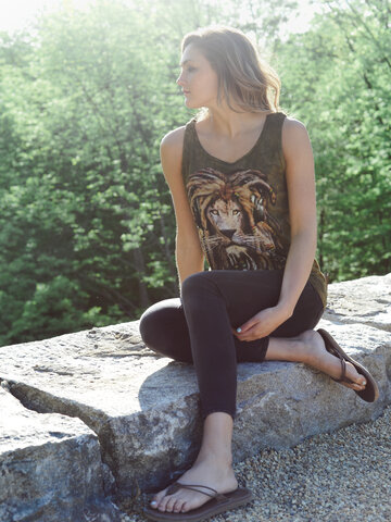 a tökéletes és egyedi ruházathoz Raszta oroszlán trikó