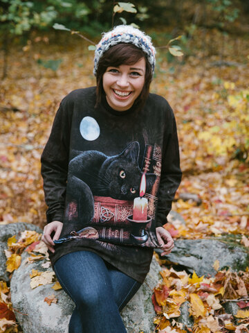 Eredeti és szokatlan ajándékot keres? a megajándékozottat garantáltan meglepi Hosszúujjú póló Macska a gyertyánál