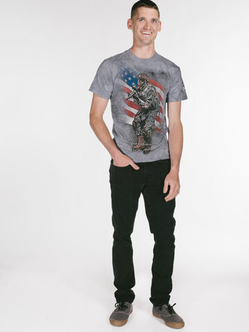 Potešte sa týmto kúskom Dedoles Tričko Vojak v akcií