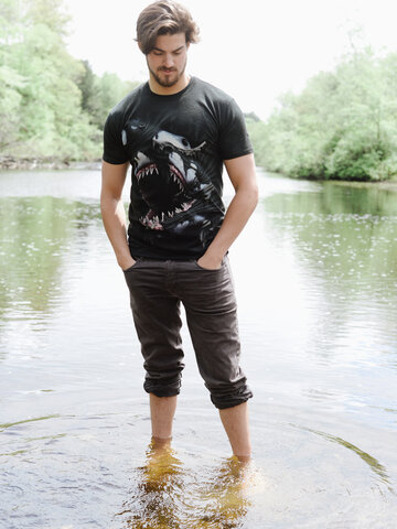 Foto Őrjöngő cápa póló