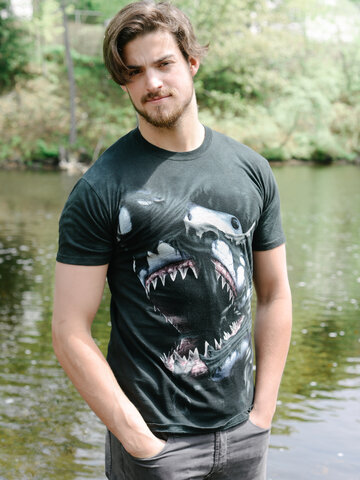 Szerezzen magának örömet ezzel a Dedoles darabbal Őrjöngő cápa póló