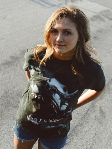 Kedvezmény Őrjöngő cápa póló