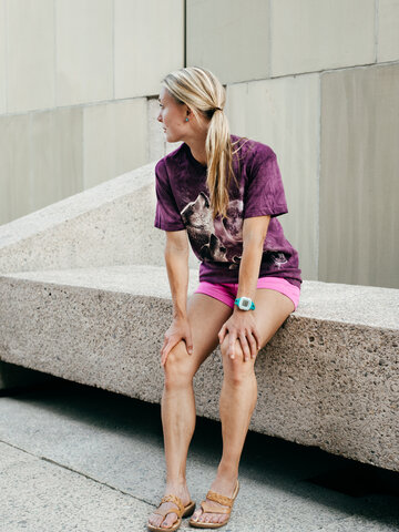 Szerezzen magának örömet ezzel a Dedoles darabbal Holdfényes farkasok (lila) póló