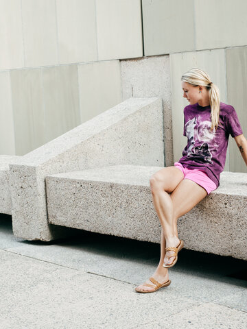 a tökéletes és egyedi ruházathoz Holdfényes farkasok (lila) póló