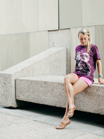 Lifestyle fotó Holdfényes farkasok (lila) póló