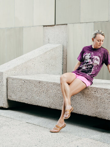 Eredeti ajándék a Dedolestől Holdfényes farkasok (lila) póló