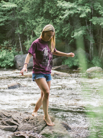 Eredeti ajándék a Dedolestől Holdfényes farkasok (lila) póló