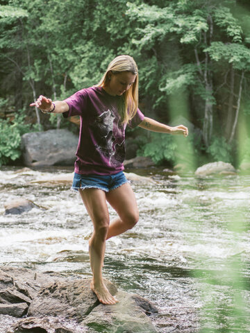 Ajándék tipp Holdfényes farkasok (lila) póló