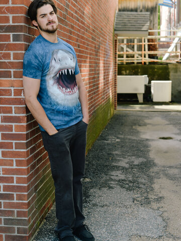 Hľadáte originálny a nezvyčajný darček? Obdarovaného zaručene prekvapí Tričko Hladný žralok
