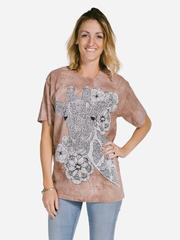 Lifestyle foto Mandala vyfarbovacie tričko Žirafa