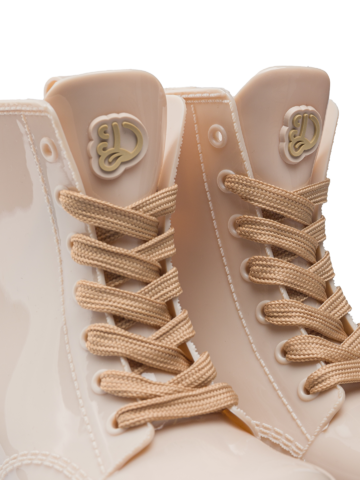 Foto Mandulabarna vidám gyerek gumicsizma