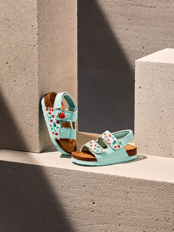 a tökéletes és egyedi ruházathoz Gyerek parafa szandál Eprek