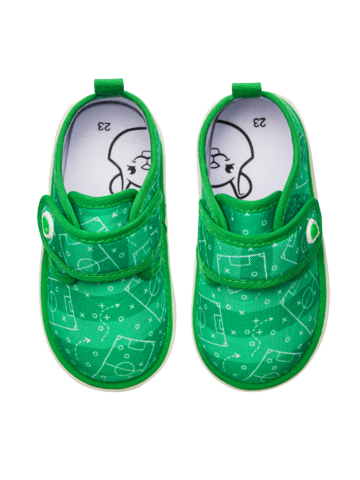 Výnimočný darček od Dedoles Весели бебешки пантофи Футболно игрище