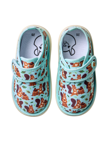 Pre dokonalý a originálny outfit Весели бебешки пантофи Катеричка в гората