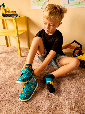 Potešte sa týmto kúskom Dedoles Pantofole da neonato Buonumore Escavatore