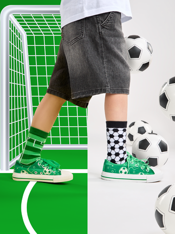 Pre dokonalý a originálny outfit Vrolijke canvas kinderschoenen Voetbal