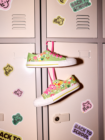 Výnimočný darček od Dedoles Весели детски кецове Цветна градина