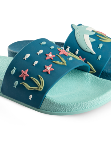 Lifestyle foto Chinelos alegres de piscina de criança Golfinho Divertido