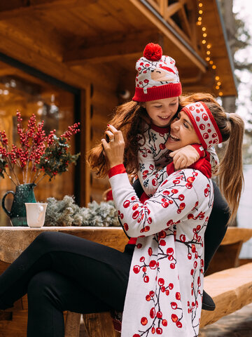 Výnimočný darček od Dedoles Berretto con pon-pon Buonumore per bambini Piccoli frutti invernali