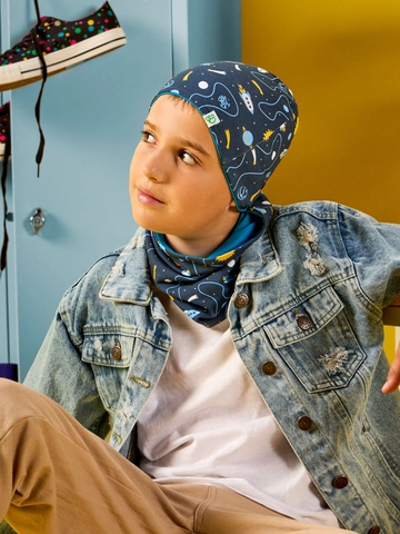 Hľadáte originálny a nezvyčajný darček? Obdarovaného zaručene prekvapí Veseli dječji komplet lagane pletene kape i grijača za vrat Raketa i svemir