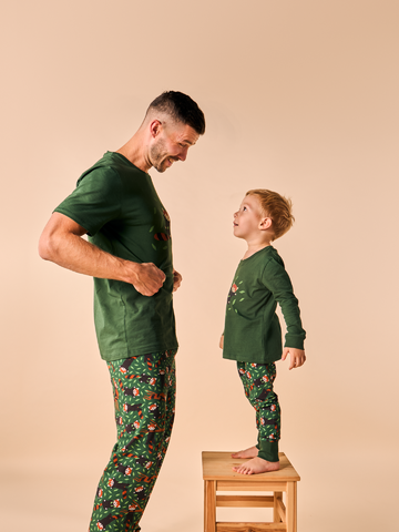 Bereiten Sie sich Freude mit diesem Dedoles-Stück Lustiger Pyjama für Kinder Roter Panda