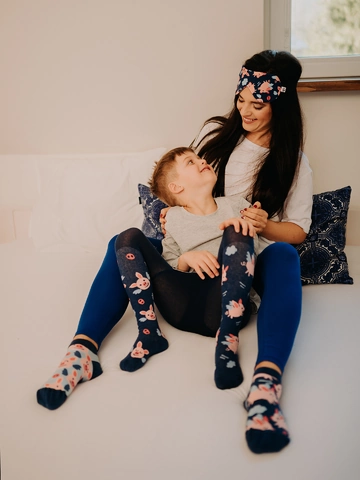 Hľadáte originálny a nezvyčajný darček? Obdarovaného zaručene prekvapí Vrolijke kindermaillot Vliegende varkens