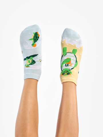 Hľadáte originálny a nezvyčajný darček? Obdarovaného zaručene prekvapí Calzini alla caviglia Buonumore per bambini Tartaruga surfista