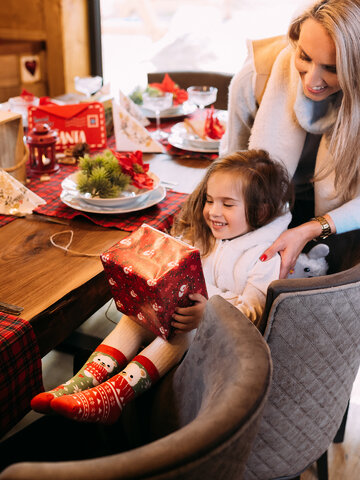 Pre dokonalý a originálny outfit Kids' Warm Socks Bear with a Scarf