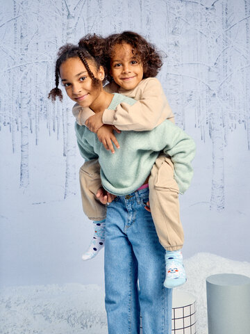 Potešte sa týmto kúskom Dedoles Calzini caldi Buonumore per bambini Fiocchi di neve allegri